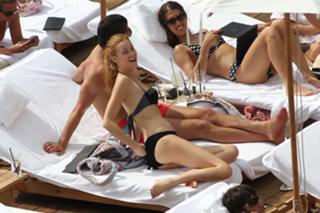 Whitney Port feet photo thumbnail