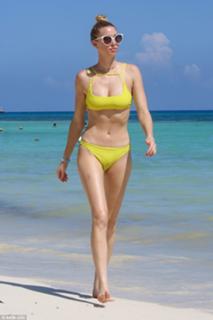 Whitney Port feet photo thumbnail