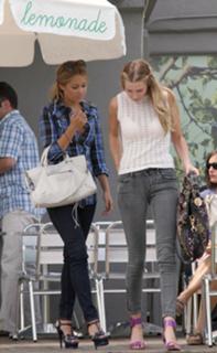 Whitney Port feet photo thumbnail