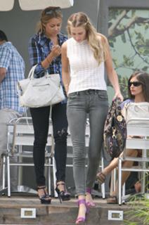 Whitney Port feet photo thumbnail