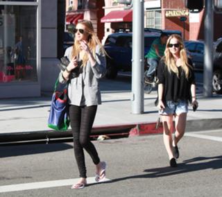 Whitney Port feet photo thumbnail