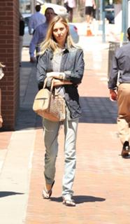 Whitney Port feet photo thumbnail