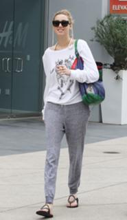 Whitney Port feet photo thumbnail