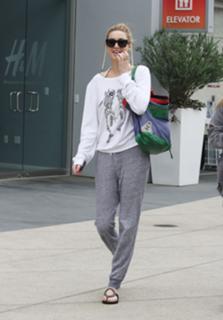 Whitney Port feet photo thumbnail