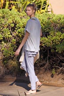 Whitney Port feet photo thumbnail