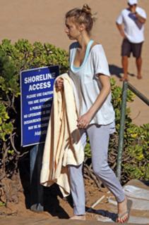 Whitney Port feet photo thumbnail