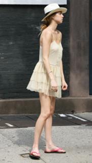 Whitney Port feet photo thumbnail