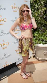 Whitney Port feet photo thumbnail