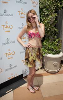 Whitney Port feet photo thumbnail