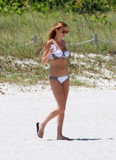 Whitney Port feet photo thumbnail