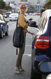 Whitney Port feet photo thumbnail