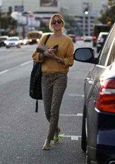 Whitney Port feet photo thumbnail