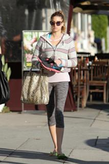 Whitney Port feet photo thumbnail