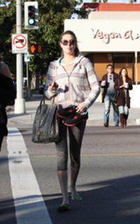 Whitney Port feet photo thumbnail