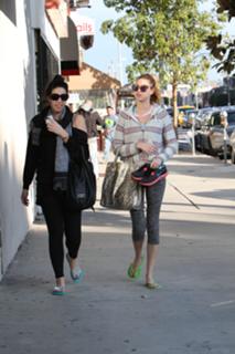 Whitney Port feet photo thumbnail