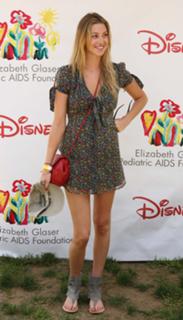 Whitney Port feet photo thumbnail