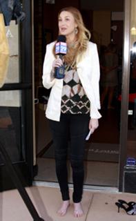 Whitney Port feet photo thumbnail