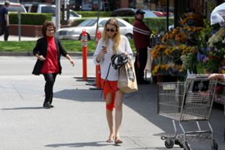Whitney Port feet photo thumbnail