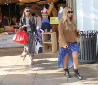 Whitney Port feet photo thumbnail