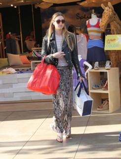 Whitney Port feet photo thumbnail