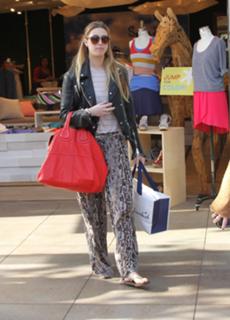 Whitney Port feet photo thumbnail