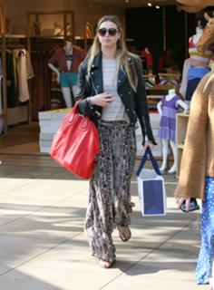 Whitney Port feet photo thumbnail