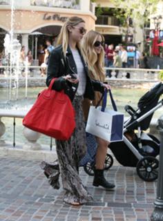 Whitney Port feet photo thumbnail