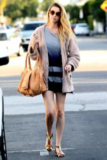 Whitney Port feet photo thumbnail