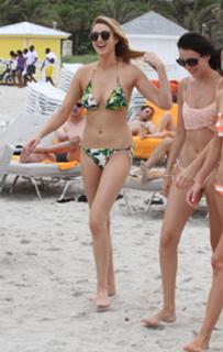 Whitney Port feet photo thumbnail