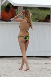 Whitney Port feet photo thumbnail