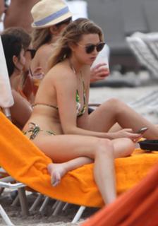 Whitney Port feet photo thumbnail