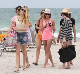 Whitney Port feet photo thumbnail