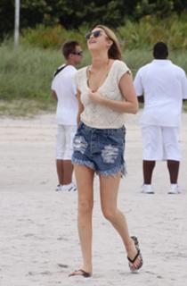 Whitney Port feet photo thumbnail