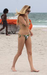 Whitney Port feet photo thumbnail