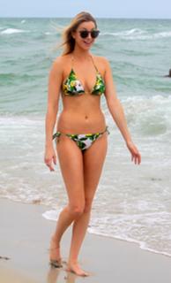 Whitney Port feet photo thumbnail