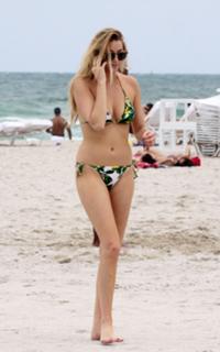 Whitney Port feet photo thumbnail