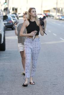 Whitney Port feet photo thumbnail