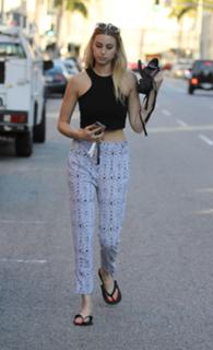 Whitney Port feet photo thumbnail