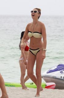 Whitney Port feet photo thumbnail