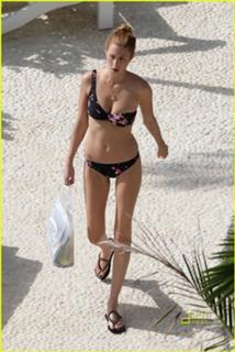 Whitney Port feet photo thumbnail