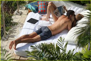 Whitney Port feet photo thumbnail