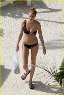 Whitney Port feet photo thumbnail