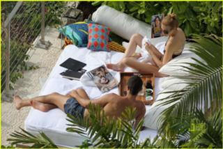 Whitney Port feet photo thumbnail