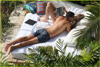 Whitney Port feet photo thumbnail