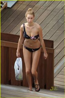Whitney Port feet photo thumbnail