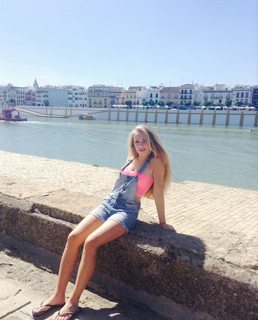 Wiktoria Gasiewska feet photo thumbnail