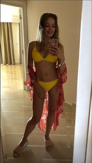 Wiktoria Gasiewska feet photo thumbnail