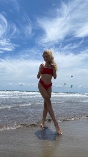 Wiktoria Gasiewska feet photo thumbnail