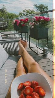 Wiktoria Gasiewska feet photo thumbnail