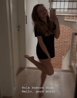 Wiktoria Gasiewska feet photo thumbnail